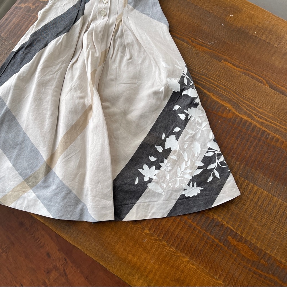 Burberry Dress 9/12 months sleeveless Burberry beige flowers - Picture 4 of 4